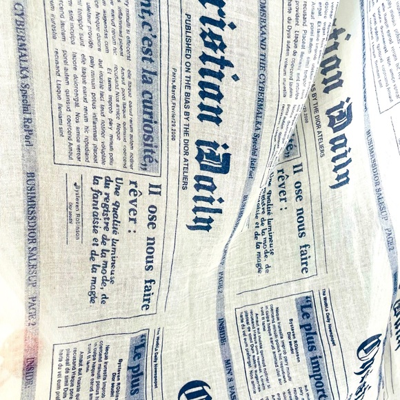 Christian Newspaper Scarf - Picture 2 of 6